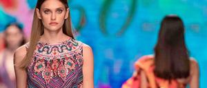 Bei Gottex. Die Marke zeigt schon lange auf der Fashion Week in Tel Aviv.