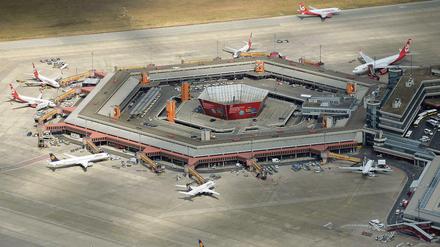 Wie lange noch? Manche Berliner hängen an ihrem Flughafen Tegel.
