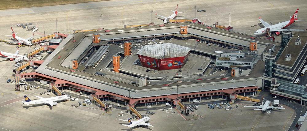 Wie lange noch? Manche Berliner hängen an ihrem Flughafen Tegel.