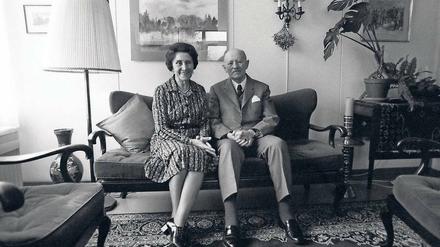 Lupenreiner Demokrat. Ex-Wehrmachtsspion und BND-Gründer Reinhard Gehlen 1977 mit seiner Ehefrau Hertha.