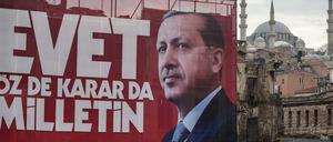 Nicht nur in Istanbul wirbt Recep Tayyip Erdogan für ein "Ja" beim Verfassungsreferendum. 