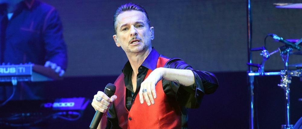Dave Gahan performt bei den Telekom Street Gigs mit Depeche Mode im Funkhaus in Berlin.