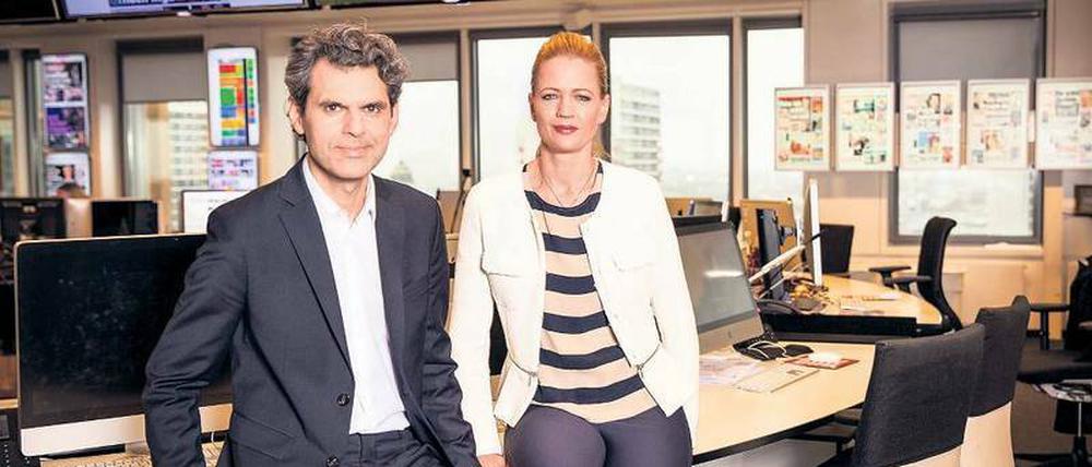 Immer montags: Die Moderatoren von „Die richtigen Fragen“, Ali Aslan und Anna von Bayern, blicken auf die Ereignisse der kommenden Woche. 