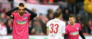 Nicht zu fassen. Herthas Vedad Ibisevic konnte in Köln gar nicht mehr hinsehen. 