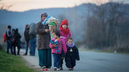 Flüchtlinge an der Grenze zwischen Griechenland und Mazedonien.
