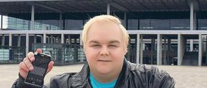 Tourist im Terminal. Gerome Jeames machte auf seinem Rundgang durch das Flughafengebäude Schnappschüsse – völlig ungestört. 