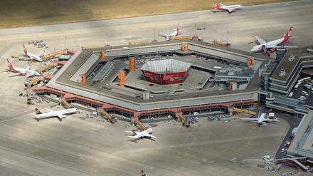 Abfertigungsalltag am Flughafen Tegel.
