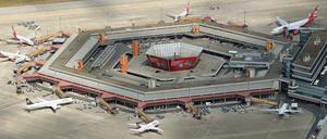 Abfertigungsalltag am Flughafen Tegel.