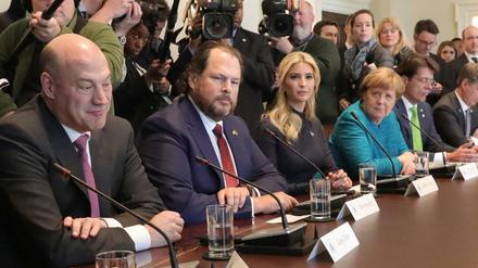 Gary Cohn, der dritte Mann links von der Kanzlerin, ist Trumps Chefberater für Wirtschaft.