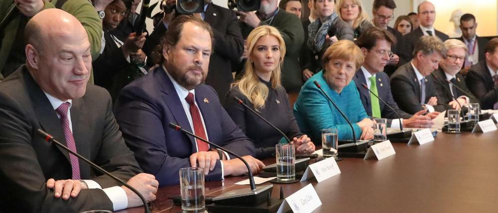 Gary Cohn, der dritte Mann links von der Kanzlerin, ist Trumps Chefberater für Wirtschaft.