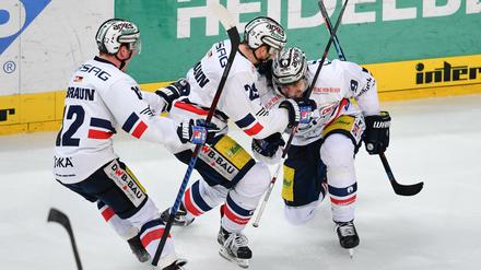 Durch ein Tor von Charles Linglet setzten sich die Eisbären überraschend in Mannheim durch.