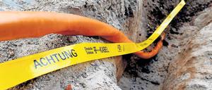 Mangelware. Lediglich 1,6 Prozent aller Breitbandanschlüsse hierzulande sind Glasfaserleitungen. Foto: Julian Stratenschulte/dpa