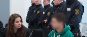 Der Angeklagte Justin S. auf der Anklagebank. Er hat bei seiner Aussage im Terrorprozess Mitte Marz alle sieben Mitangeklagten schwer belastet. 