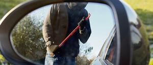 Mit Brecheisen gehen Autodiebe in der Regel heute nur noch selten vor.