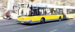 Berlin, BVG, Buslinie M41 in der Urbanstraße