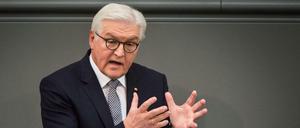 Ringen um die Demokratie: Der neue Bundespräsident Frank-Walter Steinmeier appelliert im Bundestag an seinen türkischen Kollegen Erdogan.