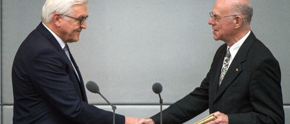 Neuer Bundespräsident Steinmeier: „Wir brauchen das Dauergespräch unter Demokraten – nicht die tägliche Selbstbestätigung unter Gleichgesinnten."