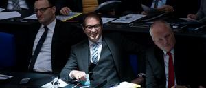 Licht und Schatten gab es am Freitag im Bundestag für Verkehrsminister Alexander Dobrindt (CSU).