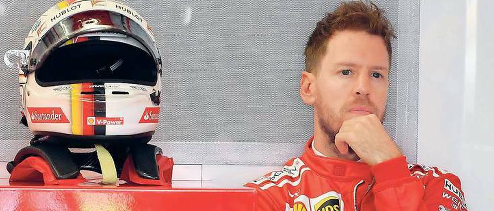 Kinnlade hochgeklappt. Sebastian Vettel will in der neuen Formel-1-Saison weniger über die Konkurrenz von Mercedes staunen und selbst wieder höhere Ziele in Angriff nehmen. Am Wochenende startet die Rennserie in Melbourne ins Jahr 2017.