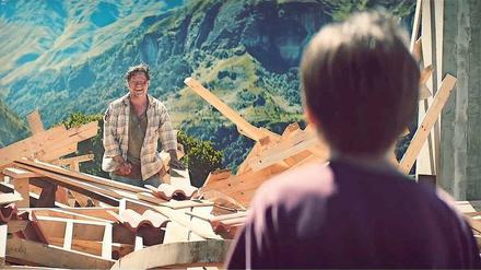 Gescheitert. Im Hornbach-Clip lacht der Vater über seine Unfähigkeit als Heimwerker. Entwickelt wurde der Spot in Berlin. 