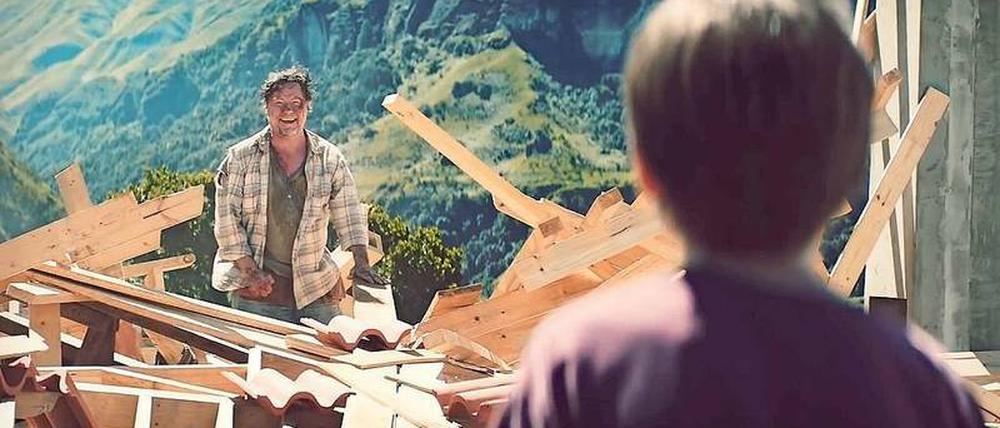 Gescheitert. Im Hornbach-Clip lacht der Vater über seine Unfähigkeit als Heimwerker. Entwickelt wurde der Spot in Berlin.