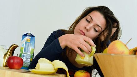 Viele Berufstätige sind schon morgens müde, wenn sie zur Arbeit gehen.