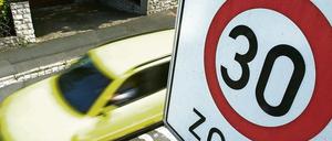 Weniger Autoverkehr würde die Schadstofferzeugung verringern.