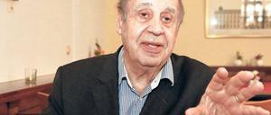 Jean Ziegler, 82, ist einer der bedeutendsten Globalisierungskritiker. Geprägt hat ihn vor allem seine Zeit als UN-Sonderberichterstatter für das Recht auf Nahrung (2000-2008). 