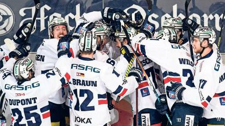 Der letzte Jubel gehört Berlin. Fünfmal mussten die Eisbären bisher in den Play-offs in die Overtime, viermal gewannen sie. Auch am Freitag in München. 