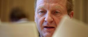 Ein Sonderermittler hat Innenminister Ralf Jäger (SPD) entlastet. Doch die Opposition erhebt neue Vorwürfe