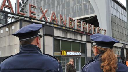 Die Polizei möchte die Wache gerne in Nähe der Weltzeituhr platzieren, stößt damit aber auf den Widerstand der Denkmalschützer. 