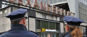 Die Polizei möchte die Wache gerne in Nähe der Weltzeituhr platzieren, stößt damit aber auf den Widerstand der Denkmalschützer. 