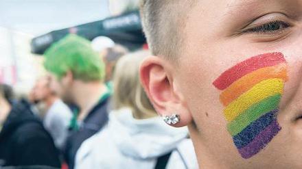 Nicht alle sind tolerant: Immer wieder gibt es homophobe Straftaten am Nollendorfkiez. Immer mehr Menschen erstatten Anzeige. 