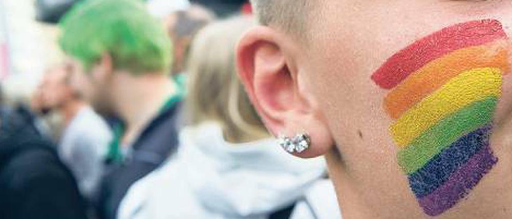 Nicht alle sind tolerant: Immer wieder gibt es homophobe Straftaten am Nollendorfkiez. Immer mehr Menschen erstatten Anzeige.