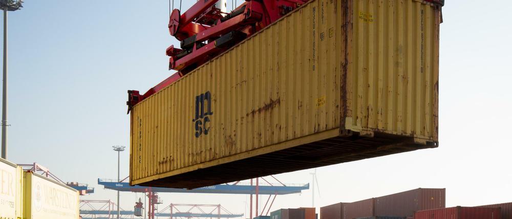 Ein Container der Reederei MSC beim Logistikunternehmen Eurokombi im Hafen von Hamburg.