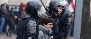 Mit Härte geht die Polizei in Minsk gegen Demonstranten vor, die gegen das Lukaschenko-Regime protestieren.