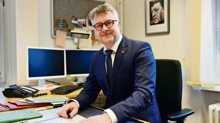 In Spandau hat sich der ehemalige Bundeswehr-Offizier Andreas Otti als Mitglied des Bezirksamtes lautlos etabliert.