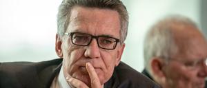 Bundesinnenminister Thomas de Maiziere (CDU) am Mittwoch vor der Kabinettssitzung im Kanzleramt.