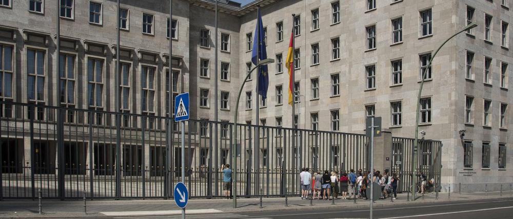 Das Bundesministerium der Finanzen im Detlev-Rohwedder-Haus in Berlin-Mitte.