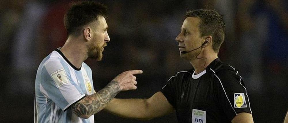 Reden ist Silber, Schweigen ist... Das weiß Lionel Messi nun auch.