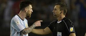 Reden ist Silber, Schweigen ist... Das weiß Lionel Messi nun auch.
