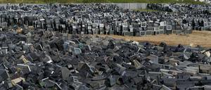 Von gestern: Die alte Medientechnik wird immer schneller von neuen Geräten und Techniken abgelöst. Hier eine TV-Halde in China. 