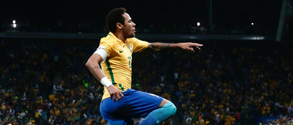 Gegen Paraguay hat Neymar einen Elfmeter verschossen, aber als Antwort darauf ein 70-Meter-Solo mit abschließendem Torerfolg hingelegt.