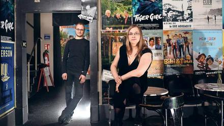 Filmreif. Die Moviemento-Chefs Iris Praefke und Wulf Sörgel im Foyer des Kinos.