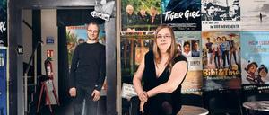 Filmreif. Die Moviemento-Chefs Iris Praefke und Wulf Sörgel im Foyer des Kinos.