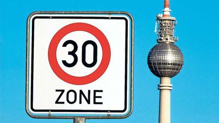 Langsam voran. Mehr Tempo-30-Strecken auf Hauptstraßen sollen der Anfang vom Ende der autogerechten Stadt sein. 