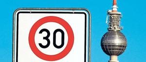 Langsam voran. Mehr Tempo-30-Strecken auf Hauptstraßen sollen der Anfang vom Ende der autogerechten Stadt sein.