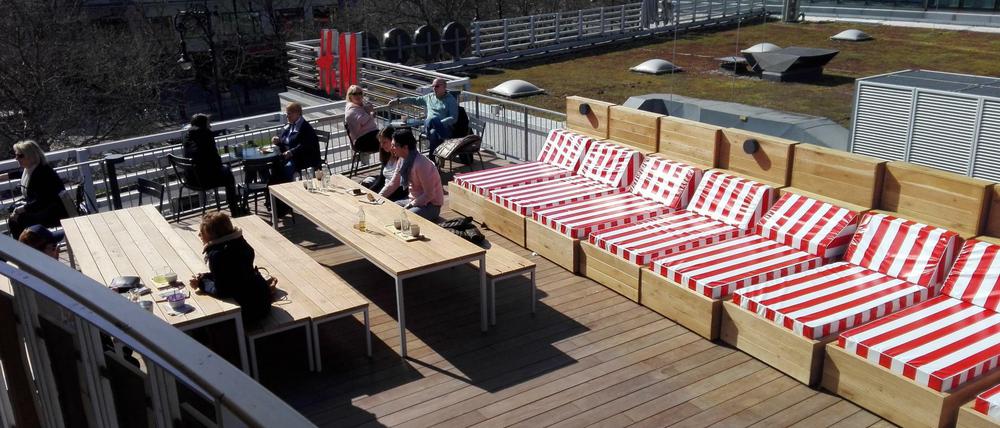 Café Kranzler mit neuer Terrasse.