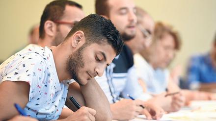 Bevor Flüchtlinge an die Unis können, müssen sie Deutschkurse besuchen. 