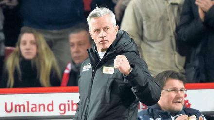 Jens Keller, 46, spielte unter anderem für den VfB Stuttgart, Eintracht Frankfurt und den VfL Wolfsburg. Als Trainer arbeitete er für Stuttgart und Schalke. Seit vergangenem Jahr coacht er die Mannschaft des 1. FC Union. Foto: Maurizio Gambarini/dpa